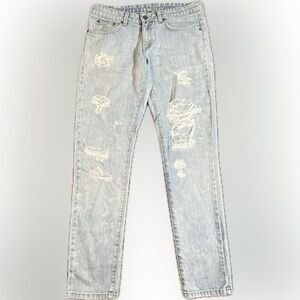 Vintage Carmar distressed jeans.. women's size 27x30.  Light blue denim, zip-fly